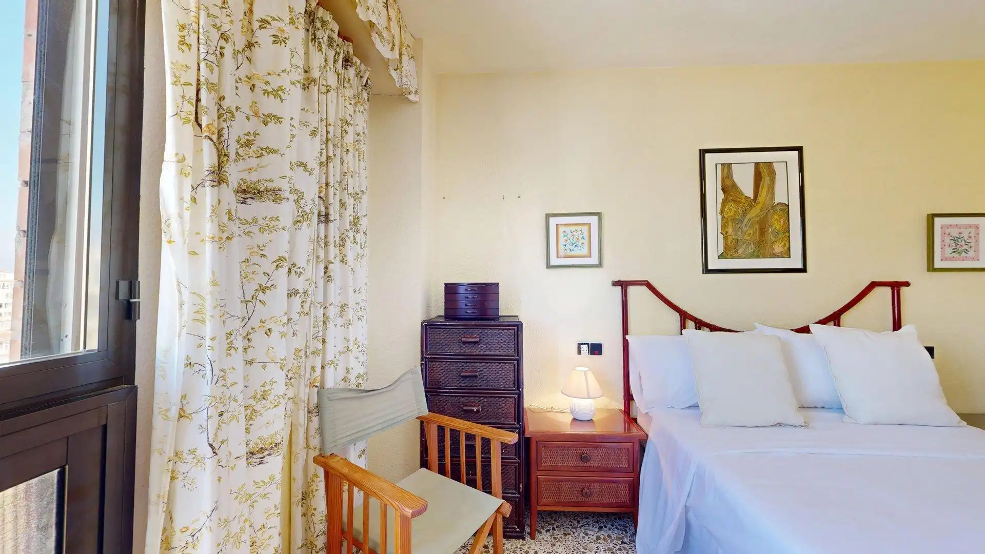 Dormitori de Apartament de lloguer en Elche / Elx amb Aire condicionat, Calefacció i Jardí privat