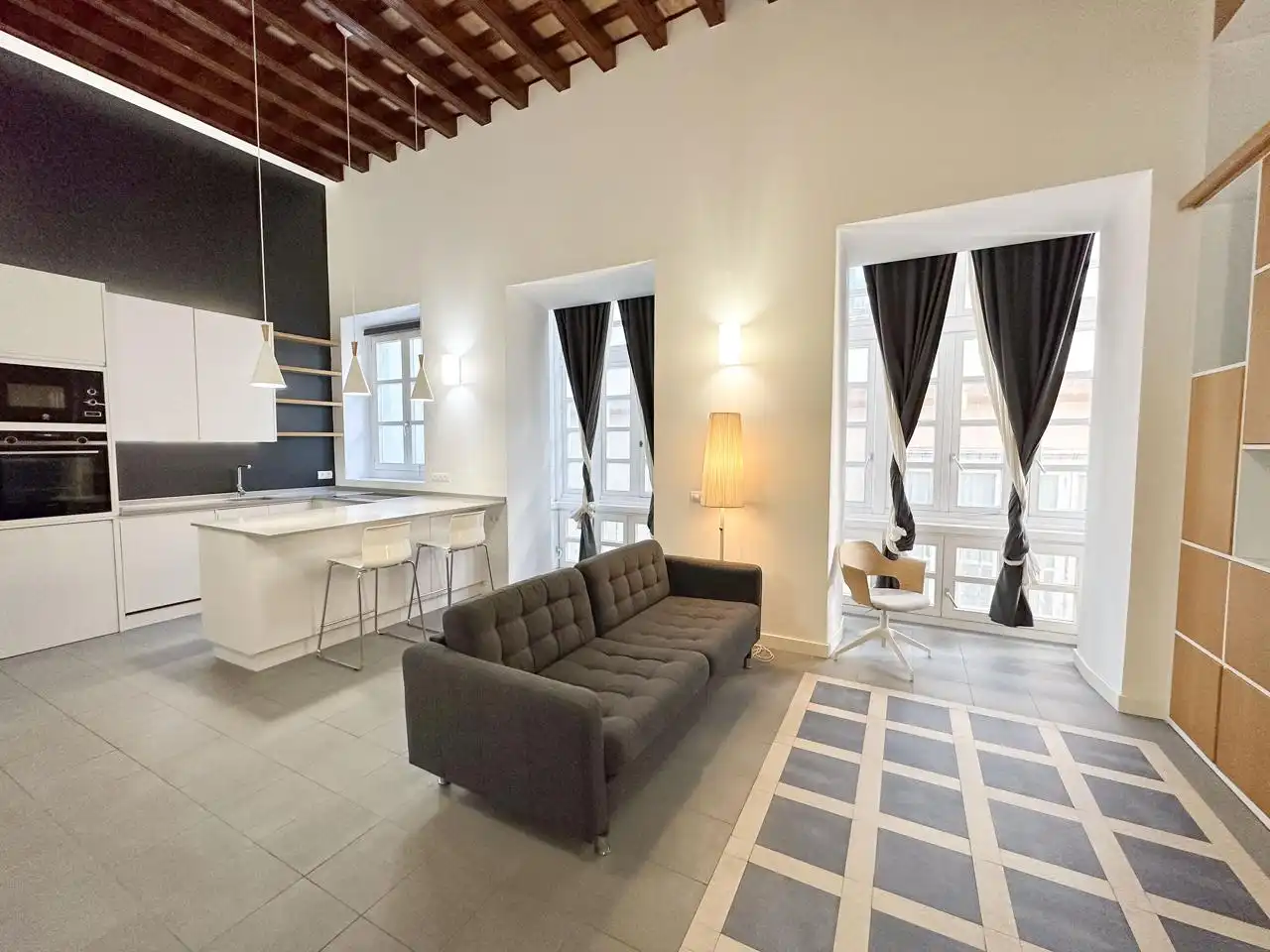 Sala d'estar de Dúplex en venda en Cádiz amb Aire condicionat