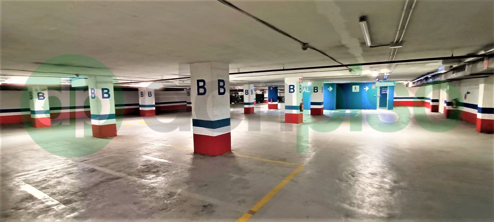 Parking of Garage for sale in  Madrid Capital