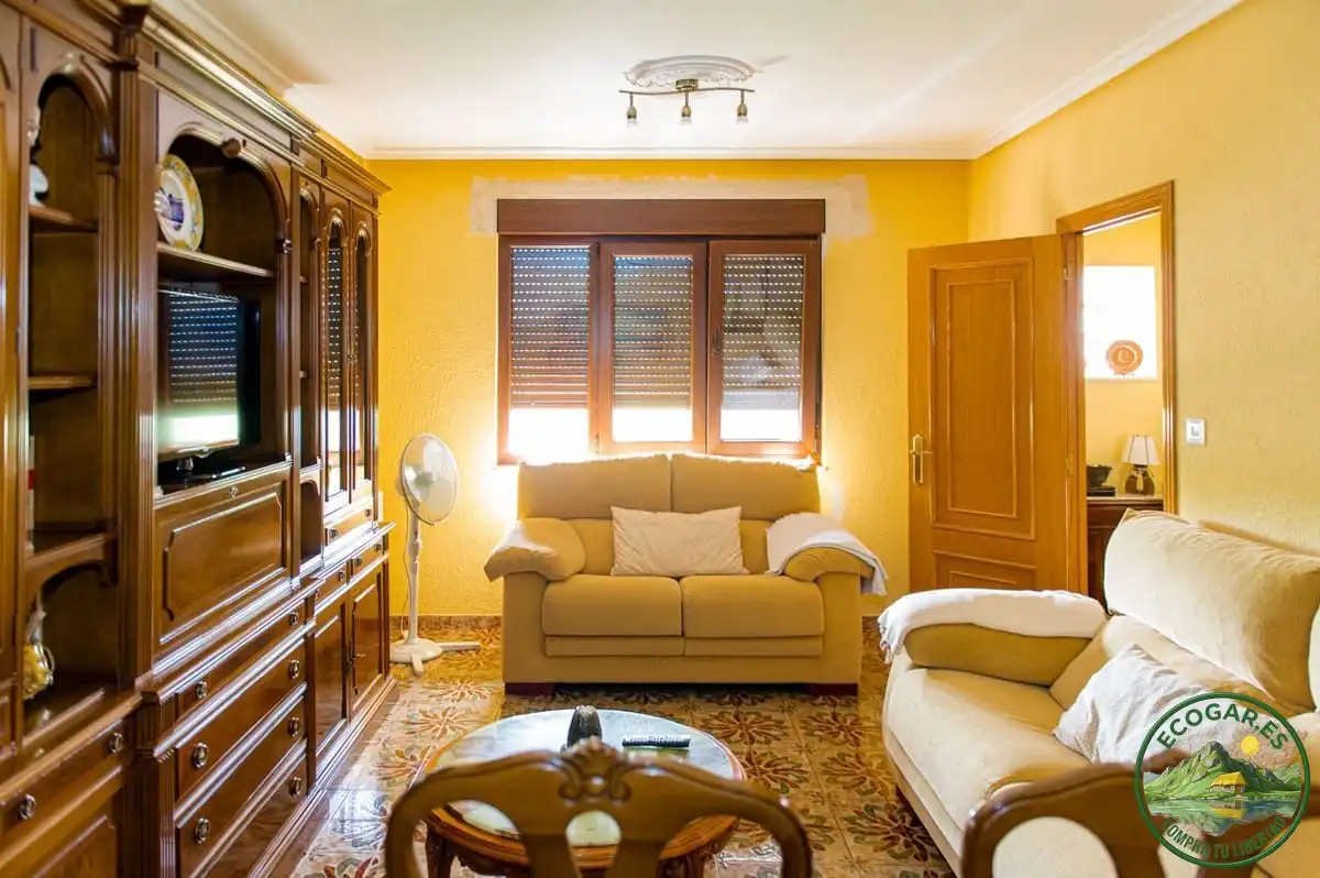 Sala de estar de Casa o chalet en venta en Fabero con Calefacción, Jardín privado y Terraza