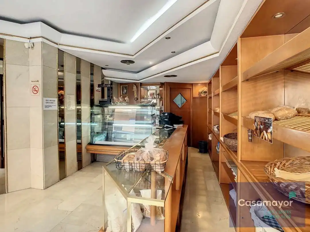 Local comercial en venda a Carrer del Tucuman, imagen 4