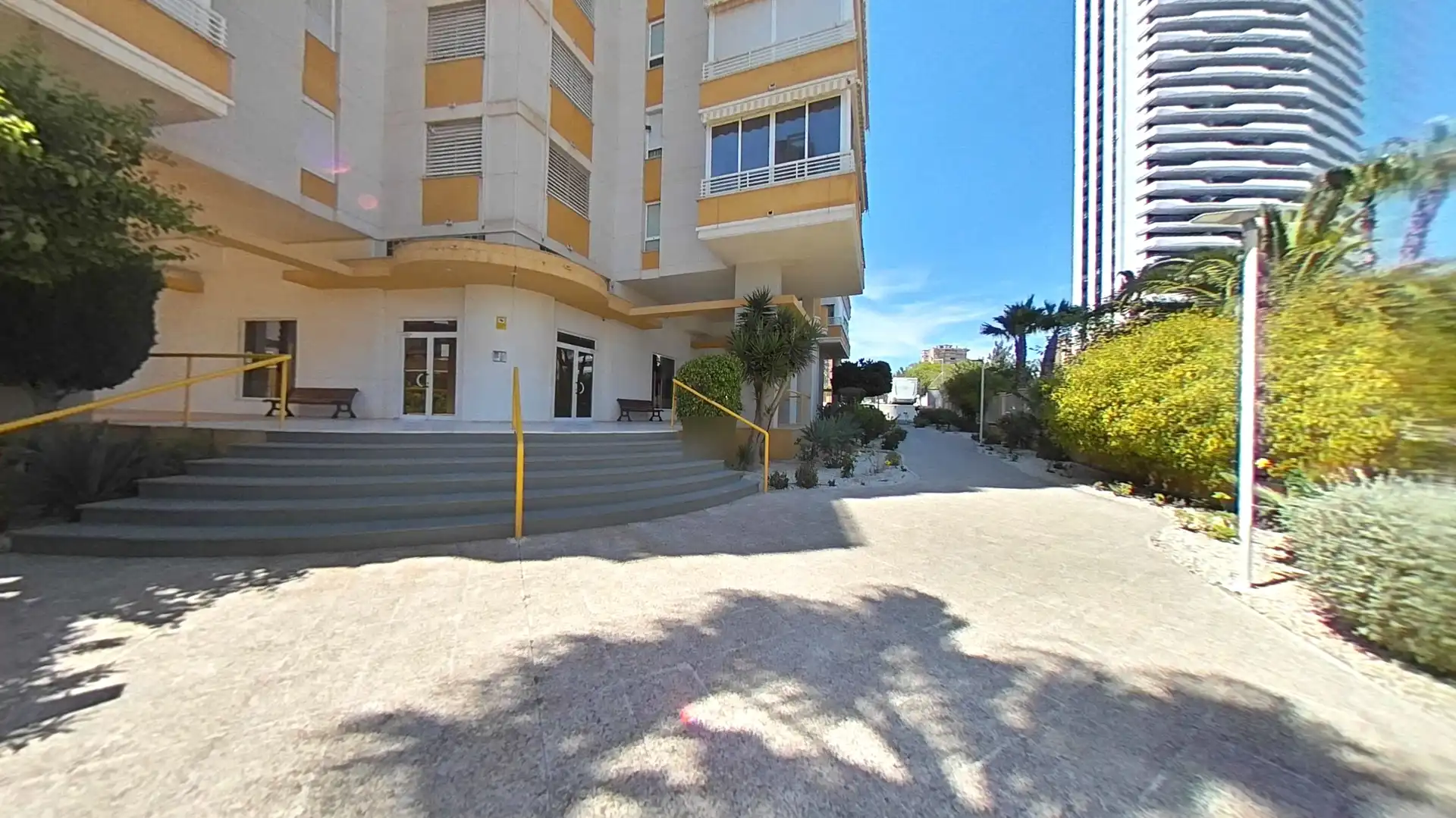 Vista exterior de Piso en venta en Benidorm con Terraza y Balcón