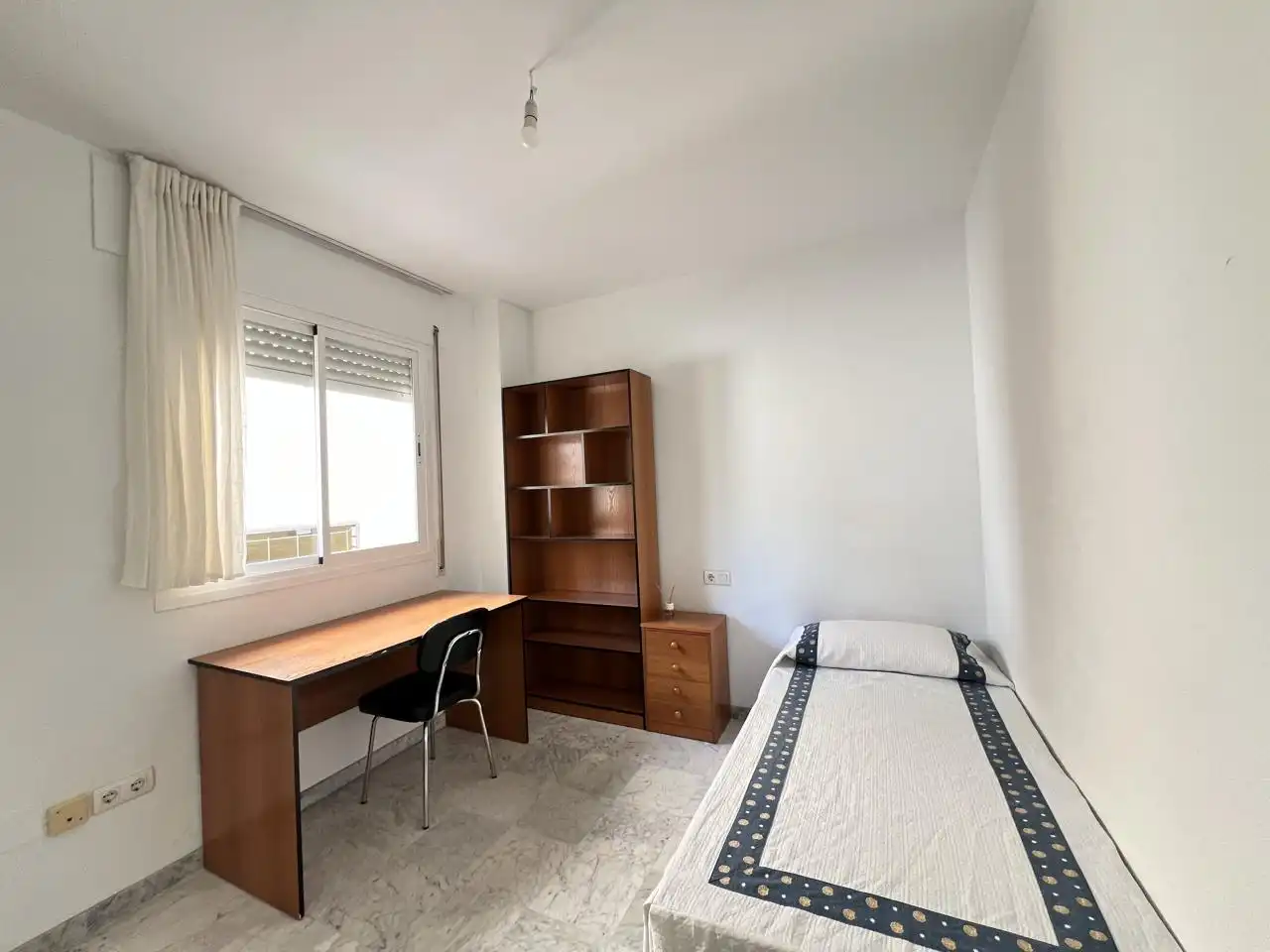 Habitación de Piso de alquiler en Málaga con Aire acondicionado y Amueblado