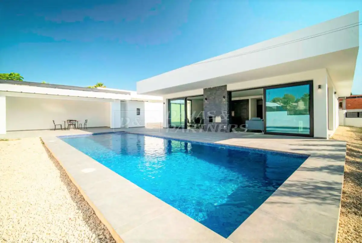 Swimming pool of Houses for sale in L'Alfàs del Pi  with Air Conditioner, Heating and Terrace