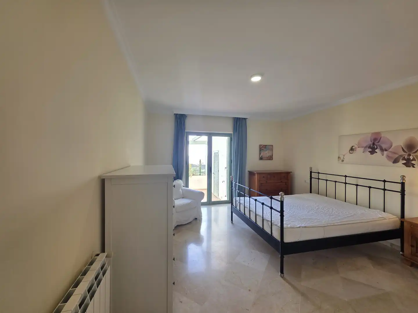 Habitación de Planta baja en venta en La Alcaidesa con Aire acondicionado, Calefacción y Terraza