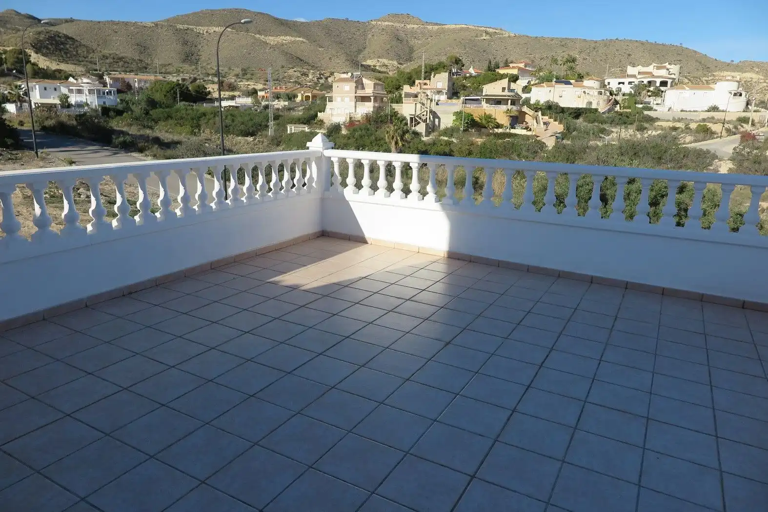 Terrassa de Casa o xalet en venda en El Campello amb Aire condicionat, Jardí privat i Terrassa