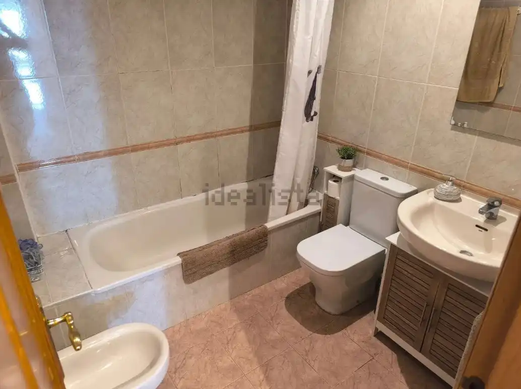 Bathroom of Attic for rent in Paiporta  with Air Conditioner, Terrace and Storage room