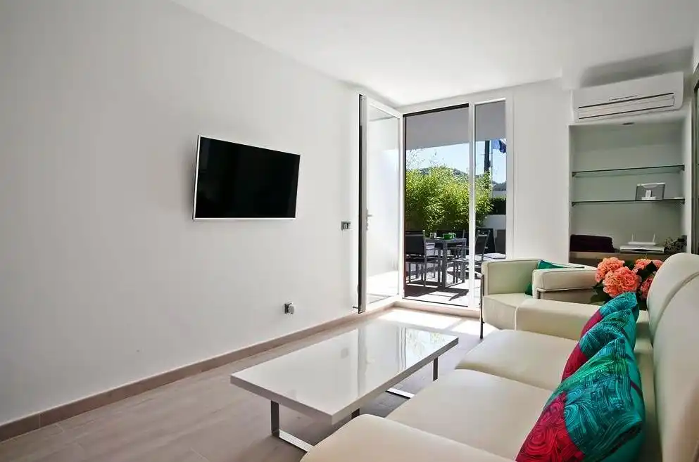 Wohnzimmer von Erdgeschoss zum Verkauf in Andratx mit Klimaanlage, Privatgarten und Terrasse