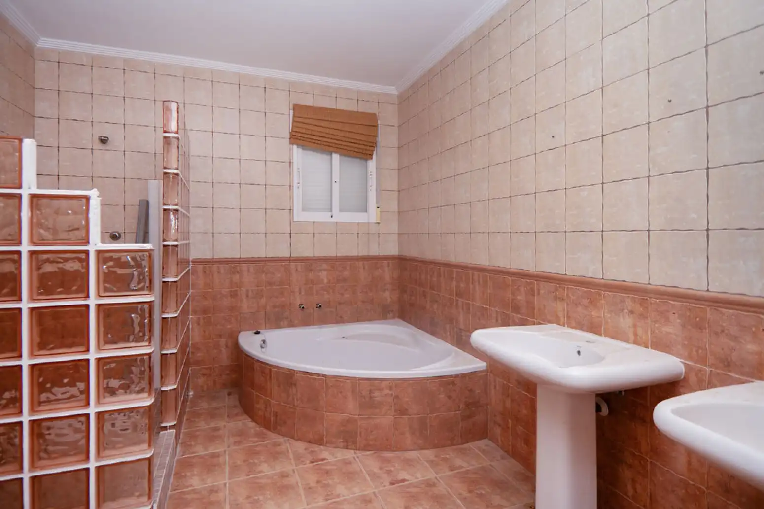 Baño de Casa o chalet en venta en Campos del Río con Jardín privado, Terraza y Piscina