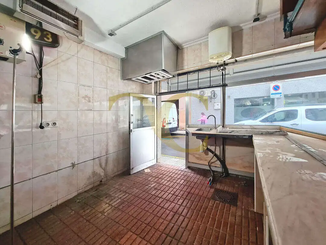 Cocina de Local en venta en Gijón 