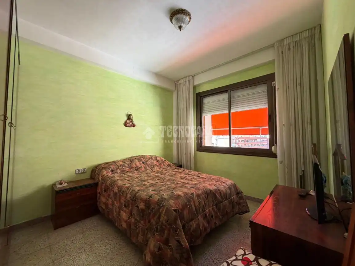 Habitación de Piso en venta en L'Hospitalet de Llobregat con Aire acondicionado, Calefacción y Balcón