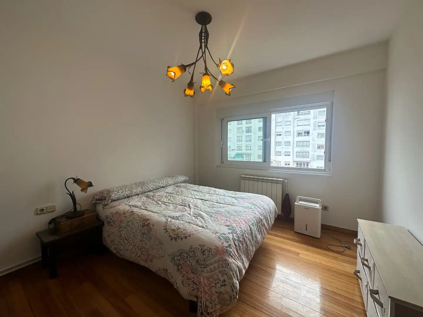 Bedroom of Flat for rent in Santiago de Compostela   with Heating, Parquet flooring and Furnished