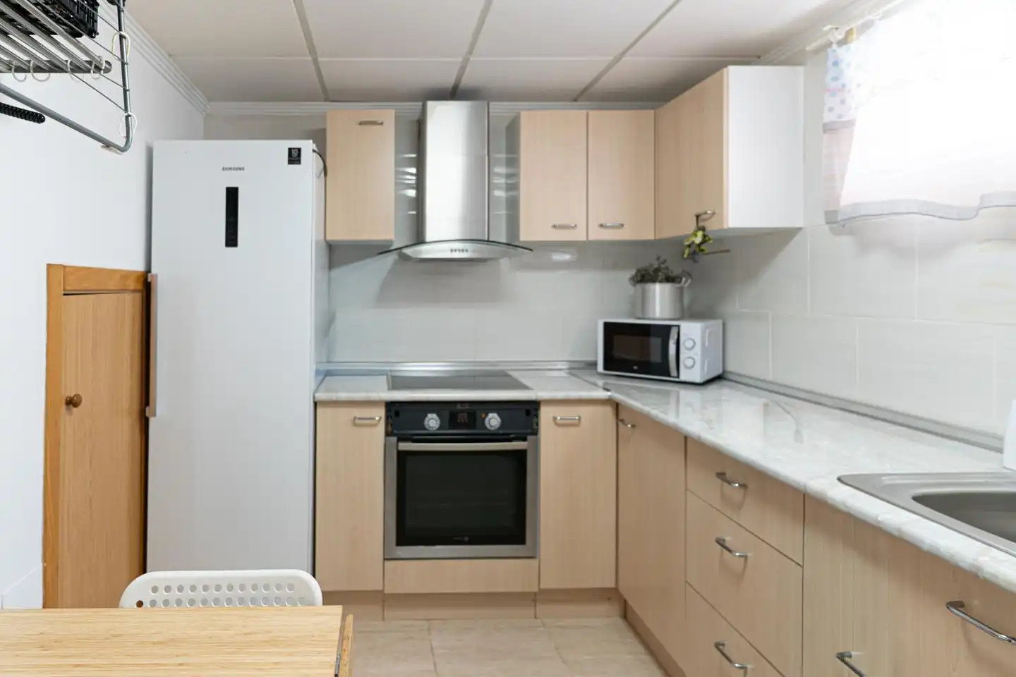 Küche von Haus oder Chalet zum Verkauf in Santa Pola mit Klimaanlage, Privatgarten und Terrasse