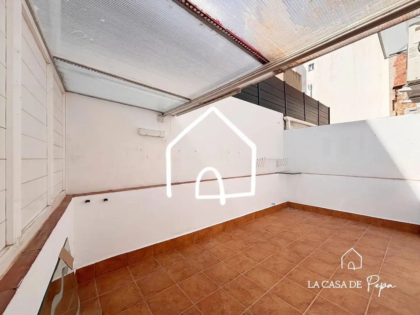 Vista exterior de Piso en venta en Viladecans con Aire acondicionado, Calefacción y Terraza