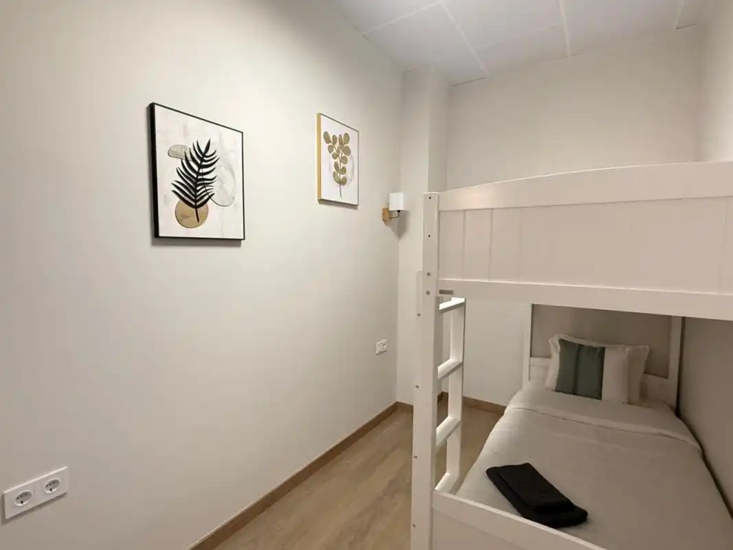 Dormitori de Planta baixa en venda en Valencia amb Aire condicionat, Calefacció i Terrassa