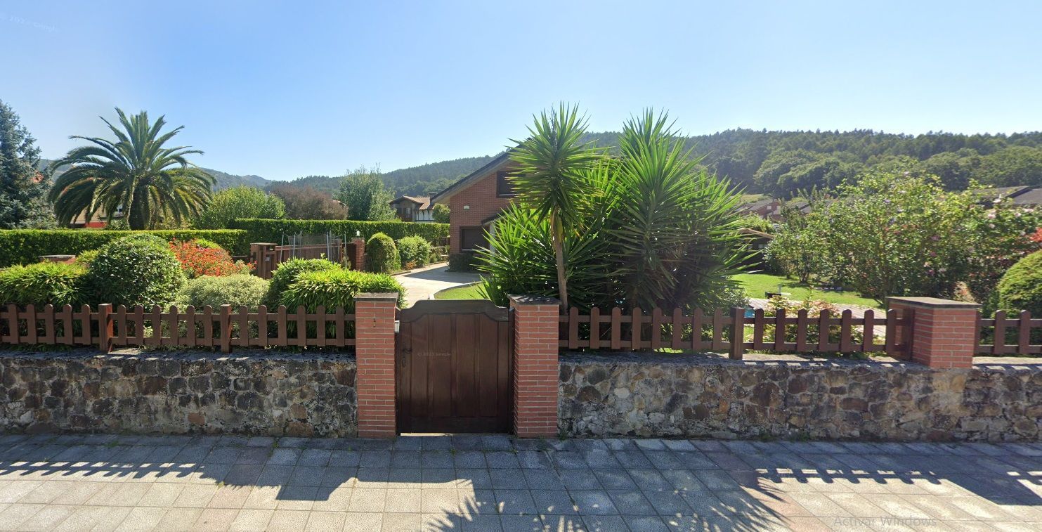 Jardí de Casa o xalet en venda en Guriezo amb Calefacció, Jardí privat i Piscina