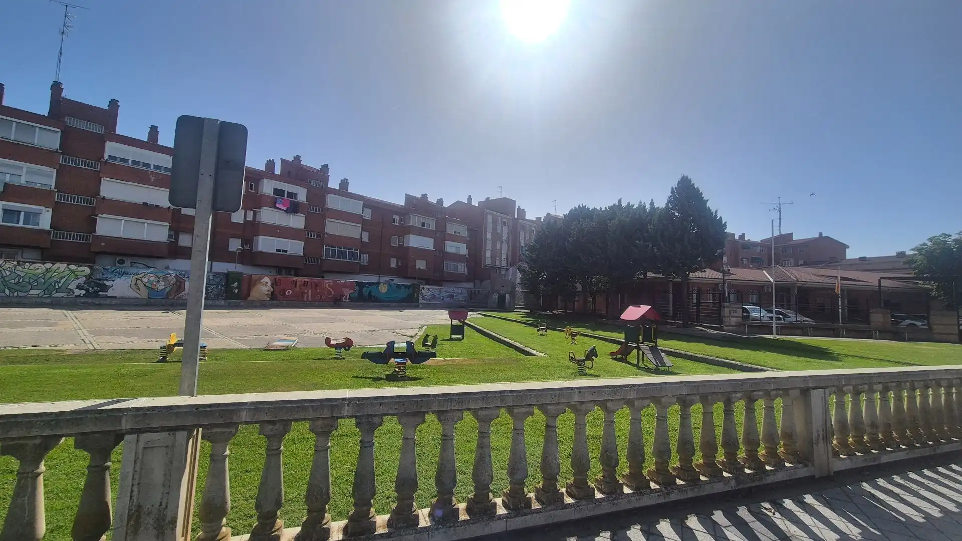Vista exterior de Pis en venda en Laguna de Duero amb Calefacció i Traster