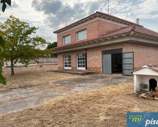 Exterior view of House or chalet for sale in Villanueva de Duero  with Private garden, Terrace and Storage room