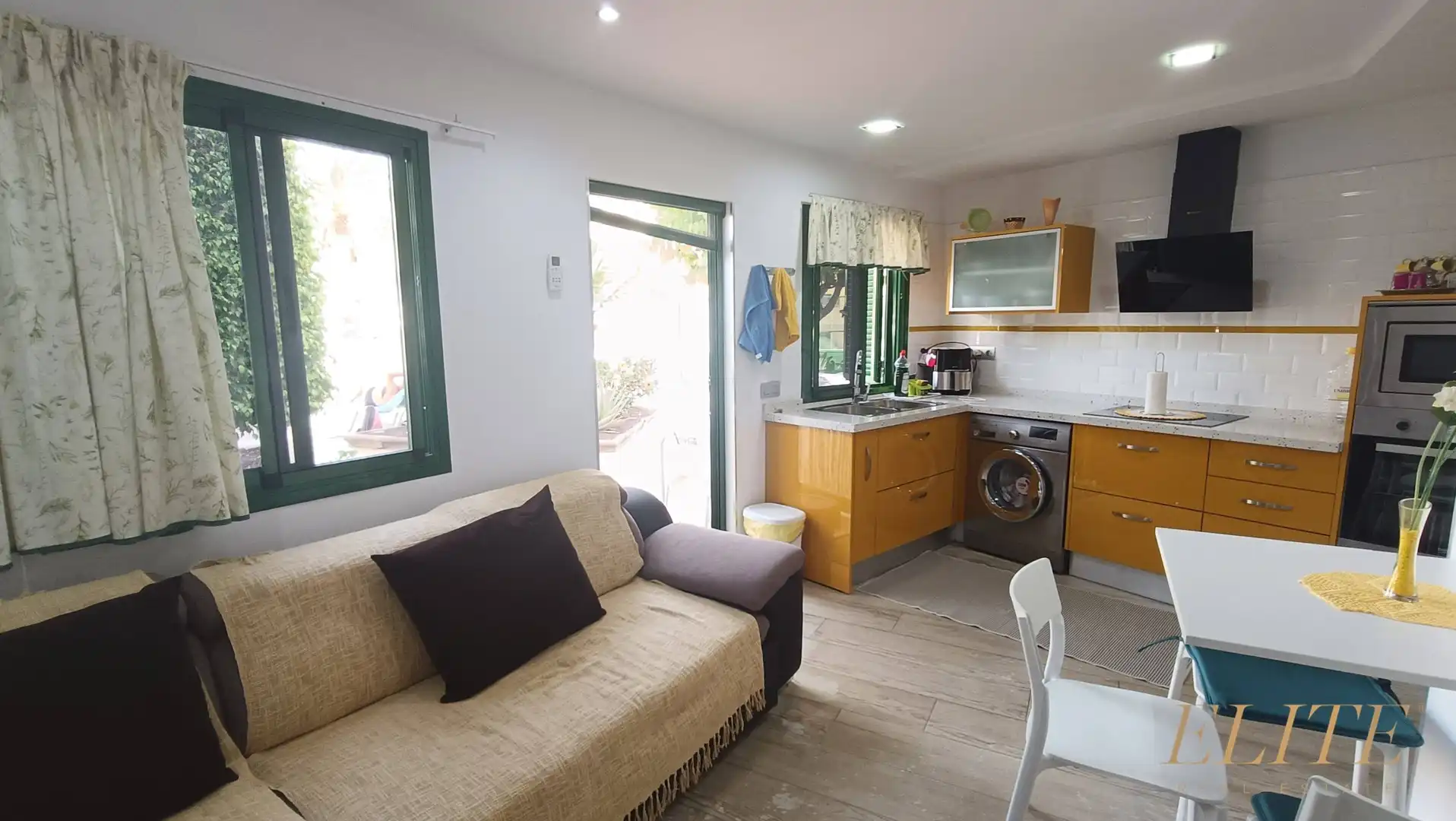 Sala d'estar de Apartament en venda en San Bartolomé de Tirajana amb Aire condicionat i Piscina comunitària