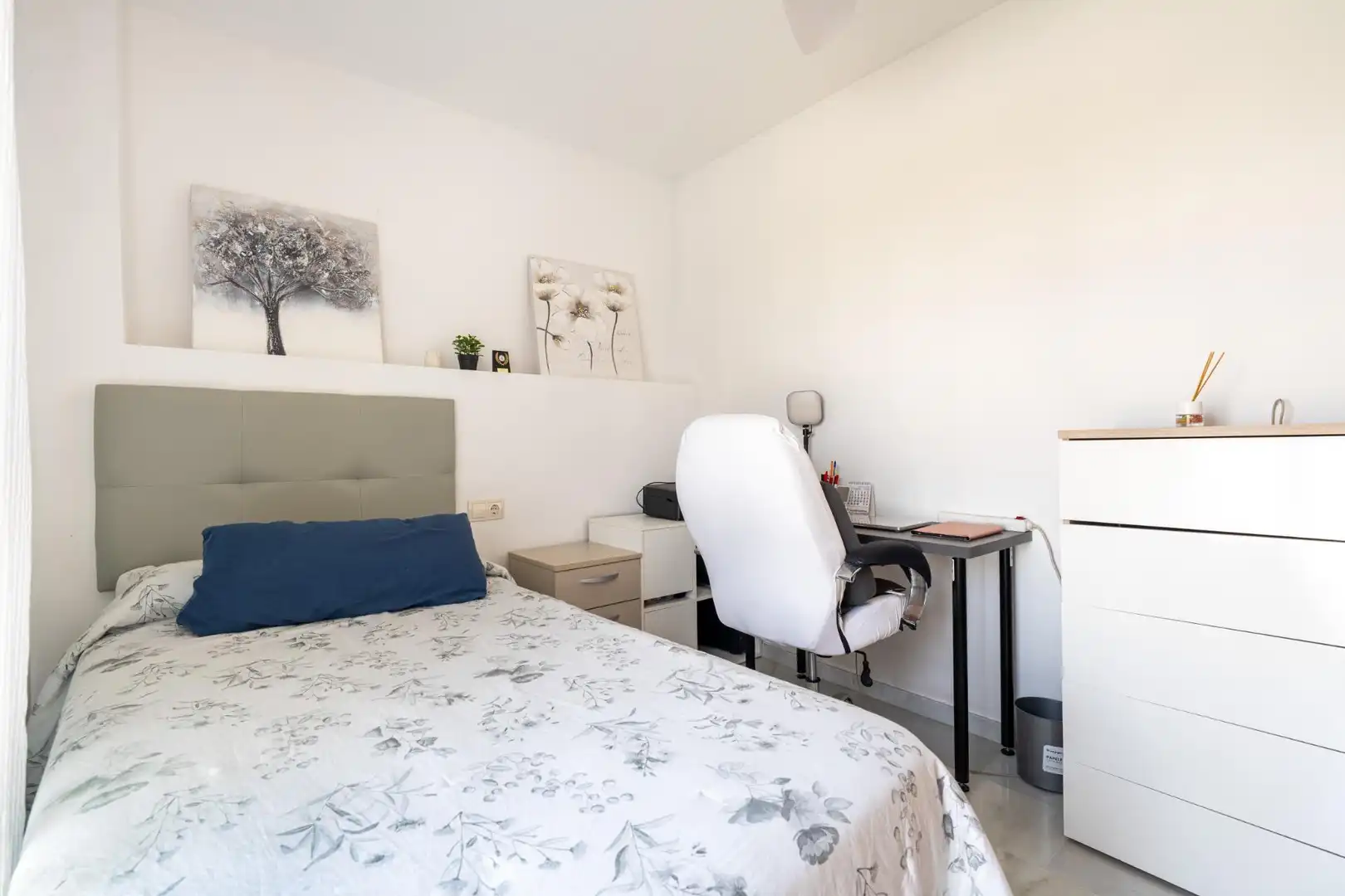 Dormitori de Apartament en venda en Roquetas de Mar amb Aire condicionat, Calefacció i Jardí privat