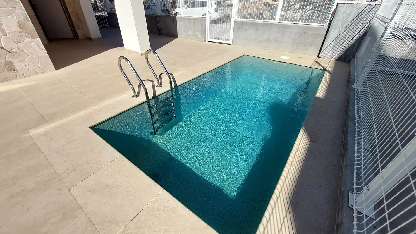 Piscina de Casa o chalet en venta en Hondón de las Nieves / El Fondó de les Neus con Aire acondicionado, Calefacción y Jardín privado