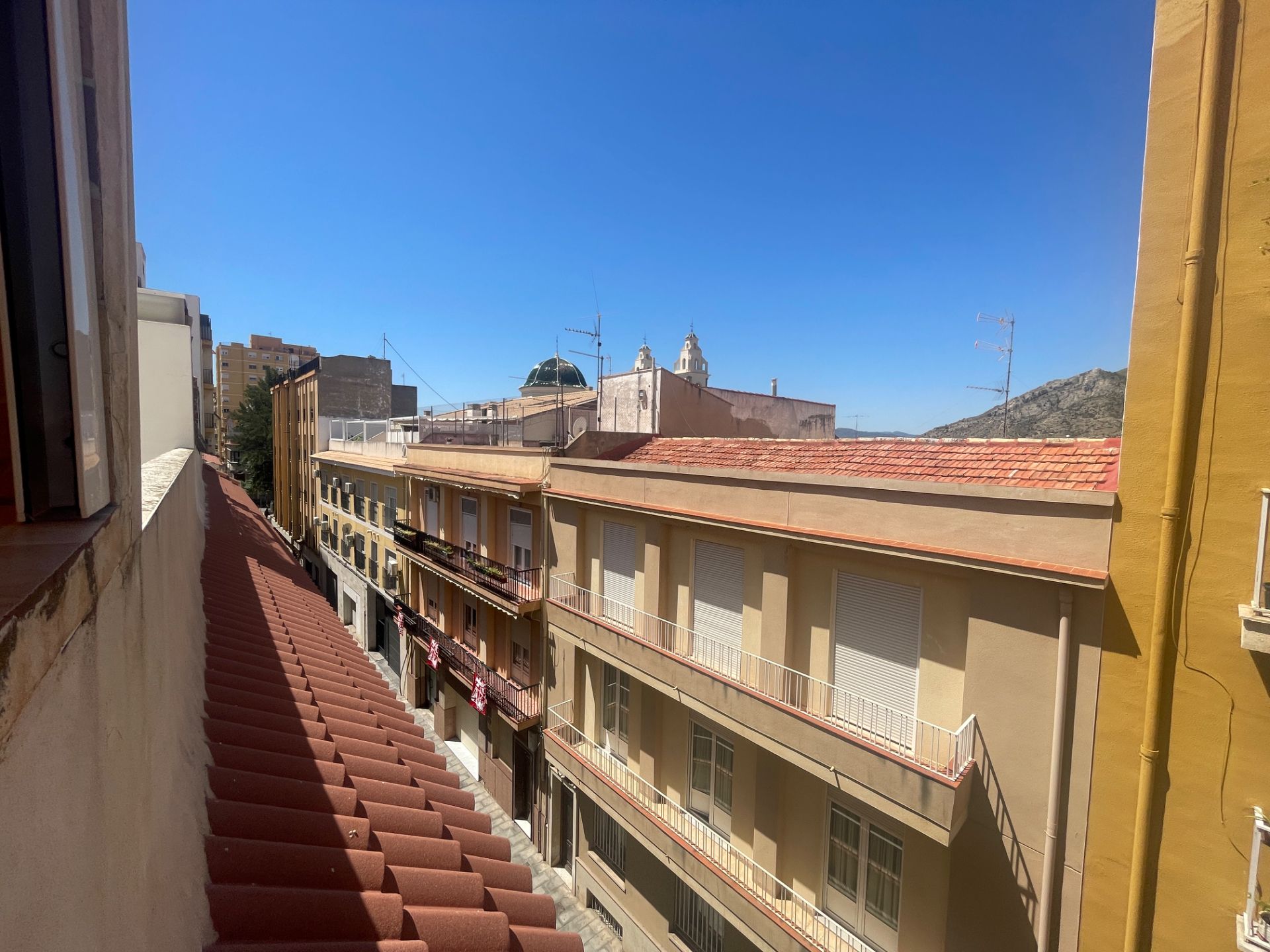 Exterior view of Attic for sale in Elda  with Air Conditioner, Terrace and Storage room