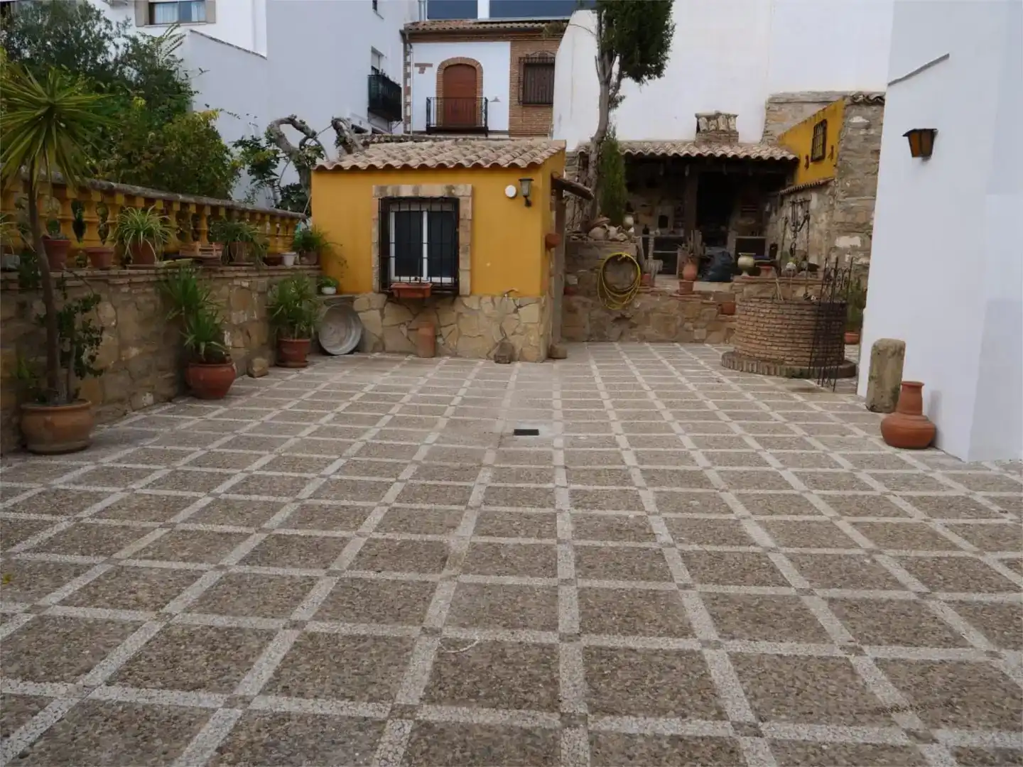 Außenansicht von Wohnung zur Miete in Baeza mit Privatgarten, Abstellraum und Möbliert
