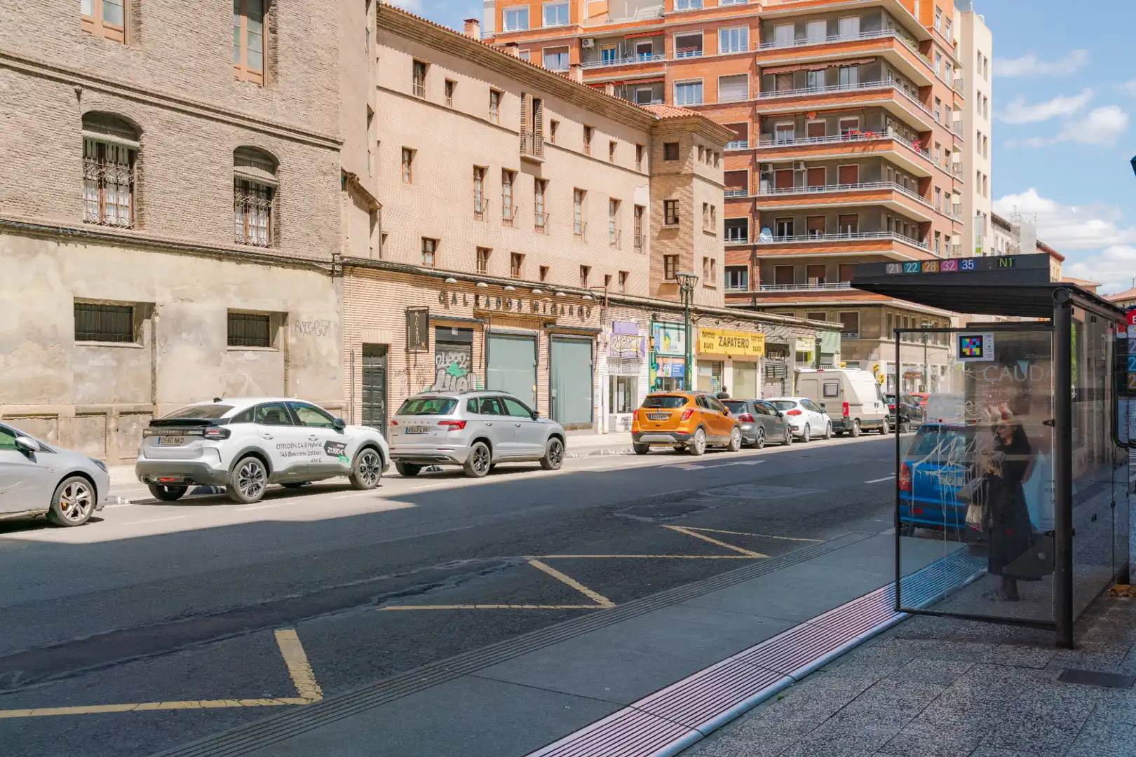Exterior view of Flat for sale in Zaragoza  with Heating, Furnished and Oven
