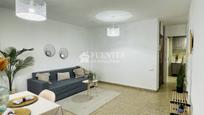 Flat for sale in Maestro Alonso, Carolinas Altas, imagen 2