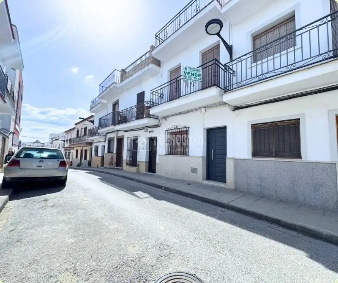 Vista exterior de Casa o chalet en venta en Las Cabezas de San Juan con Balcón