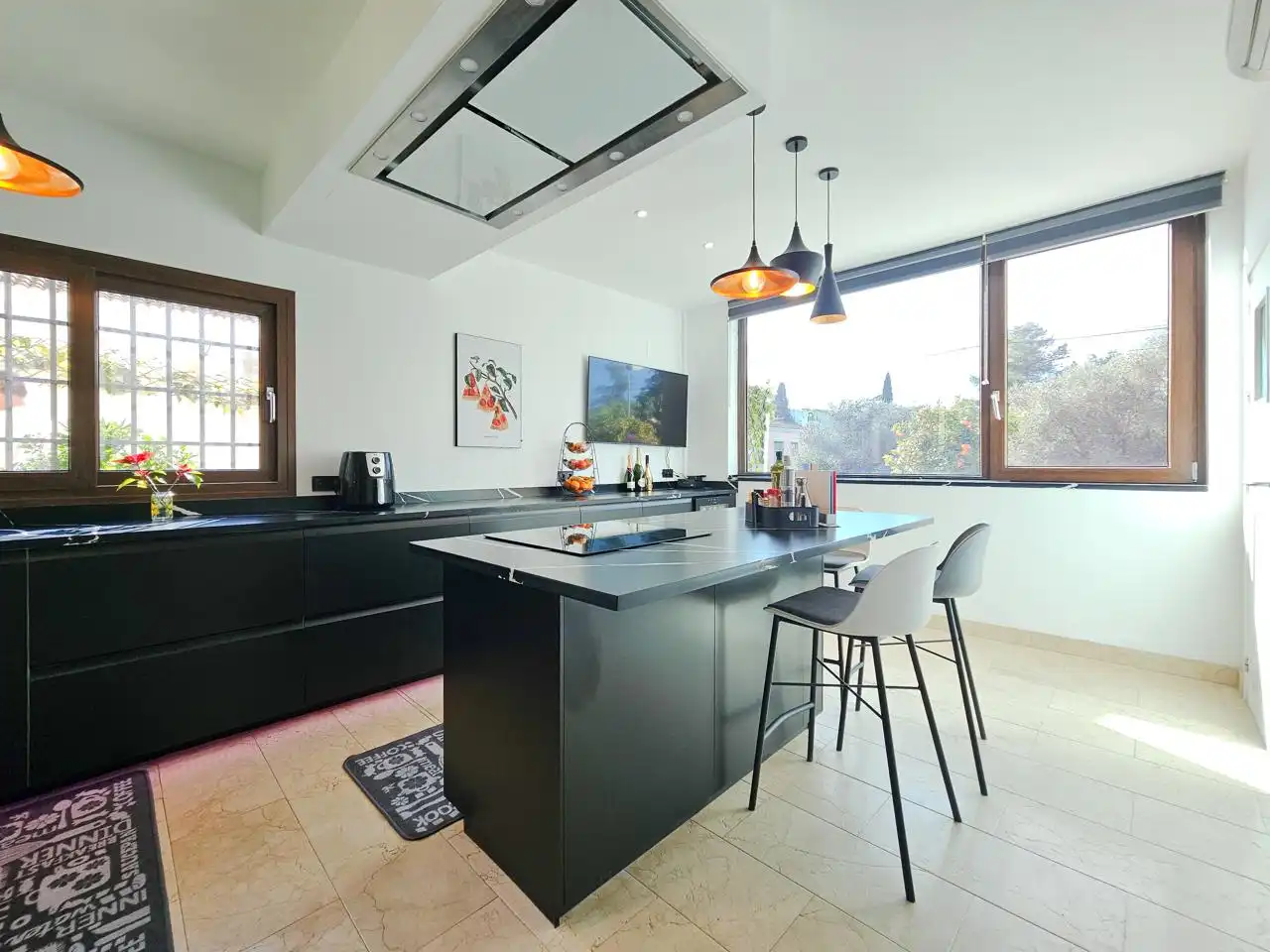 Cocina de Casa o chalet en venta en Montequinto con Aire acondicionado, Jardín privado y Terraza