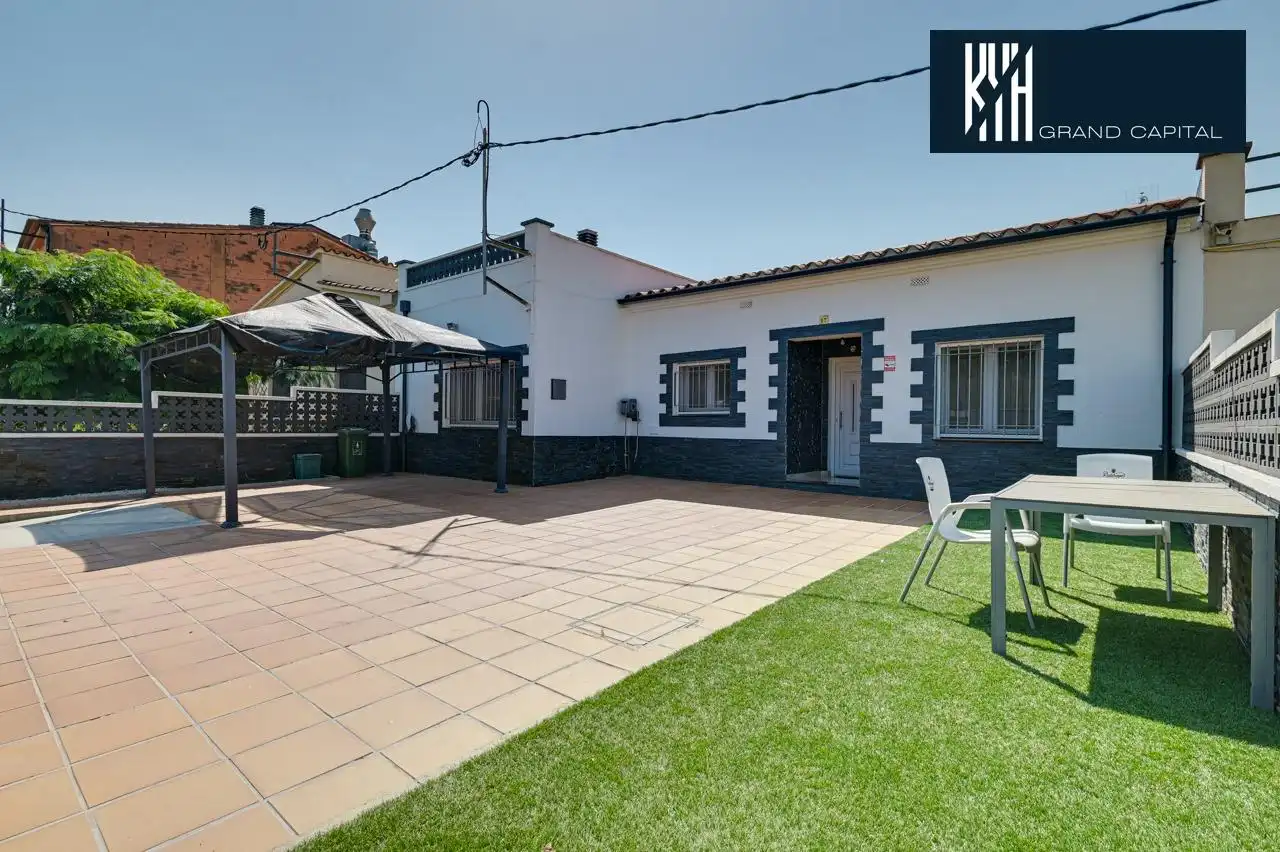 Exterior view of Houses for sale in Sarrià de Ter  with Air Conditioner and Heating