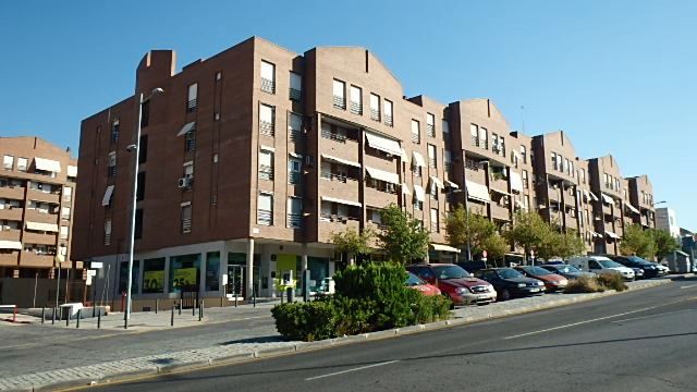 Vista exterior de Pis en venda en  Toledo Capital amb Balcó i Piscina comunitària