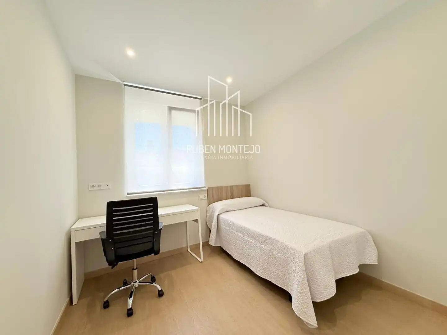 Bedroom of Flat for rent in Salamanca  with Heating, Storage room and Furnished