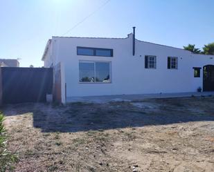 Vista exterior de Casa o xalet en venda en Chiclana de la Frontera amb Calefacció