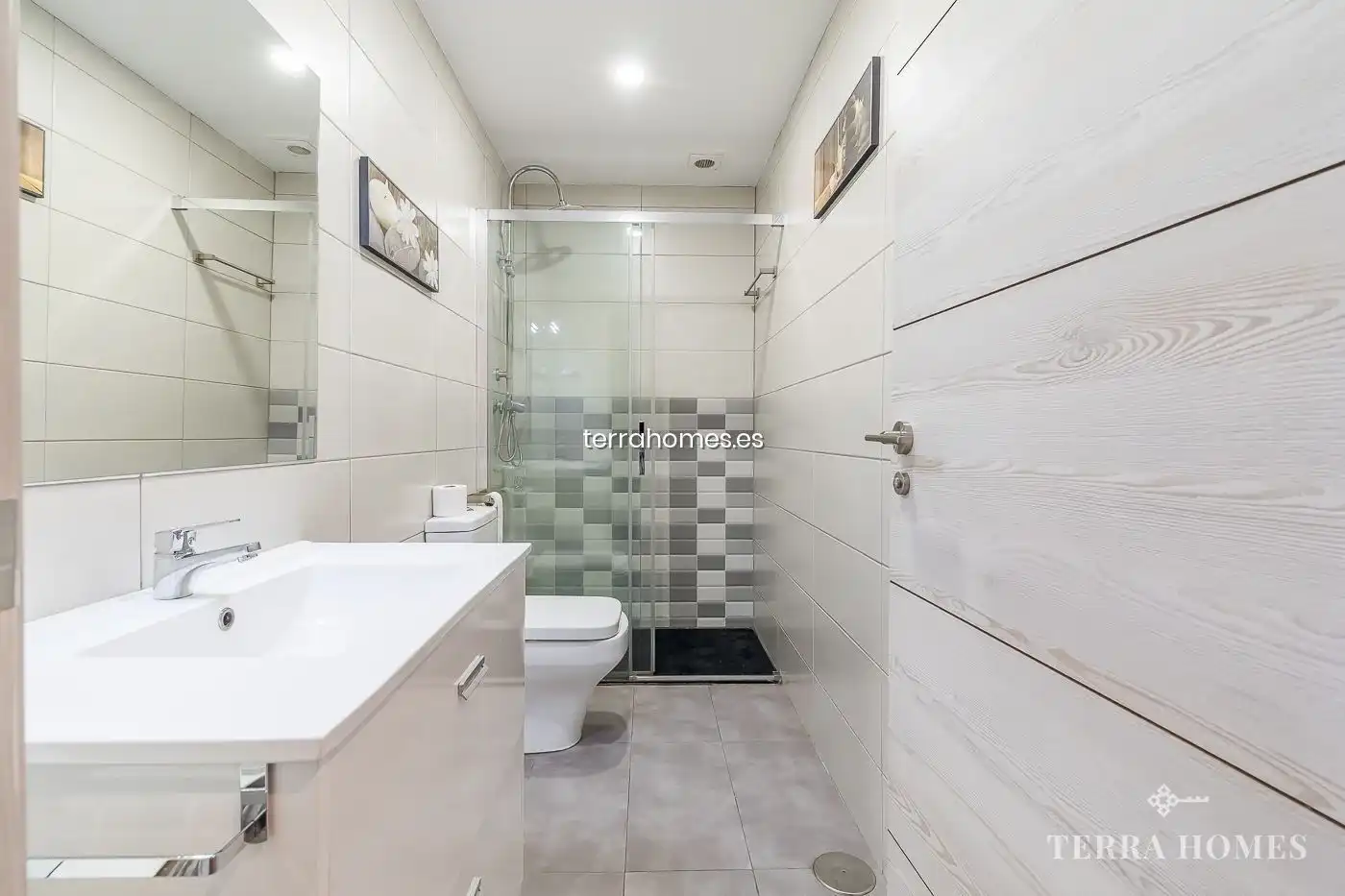 Bathroom of Apartments for sale in Tetuán