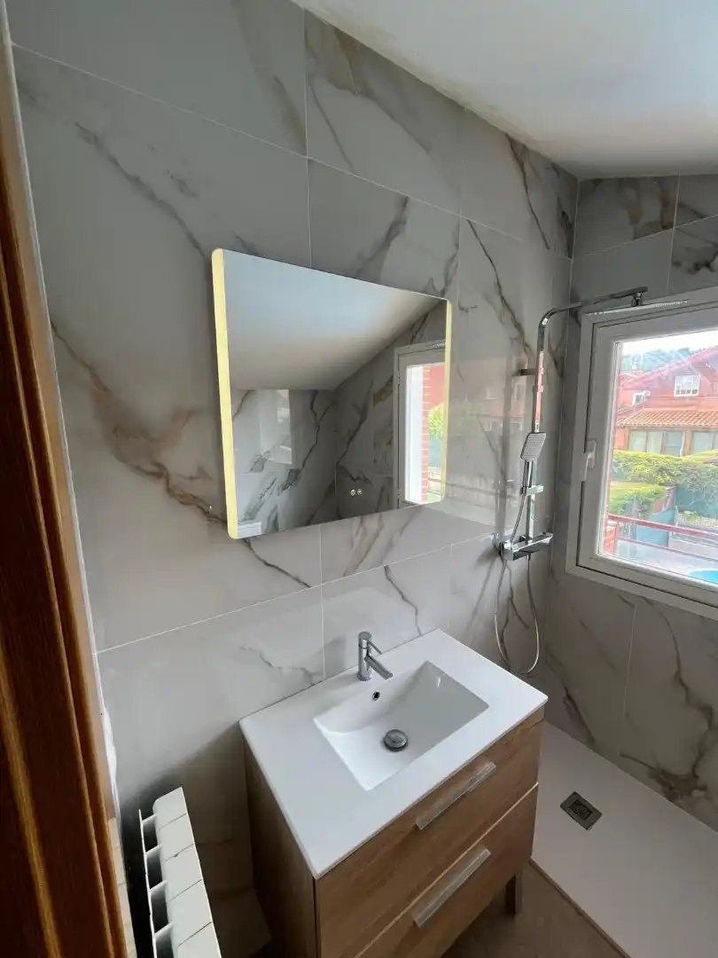 Bany de Casa adosada en venda en Renedo de Esgueva amb Calefacció, Jardí privat i Parquet