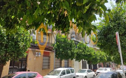 Exterior view of Flat for sale in  Sevilla Capital