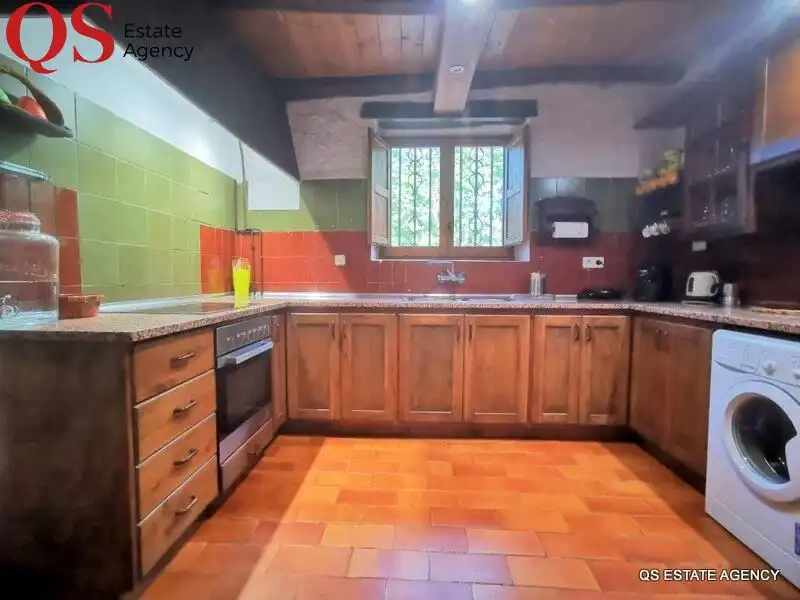 Cocina de Finca rústica en venta en La Cellera de Ter con Aire acondicionado, Calefacción y Jardín privado