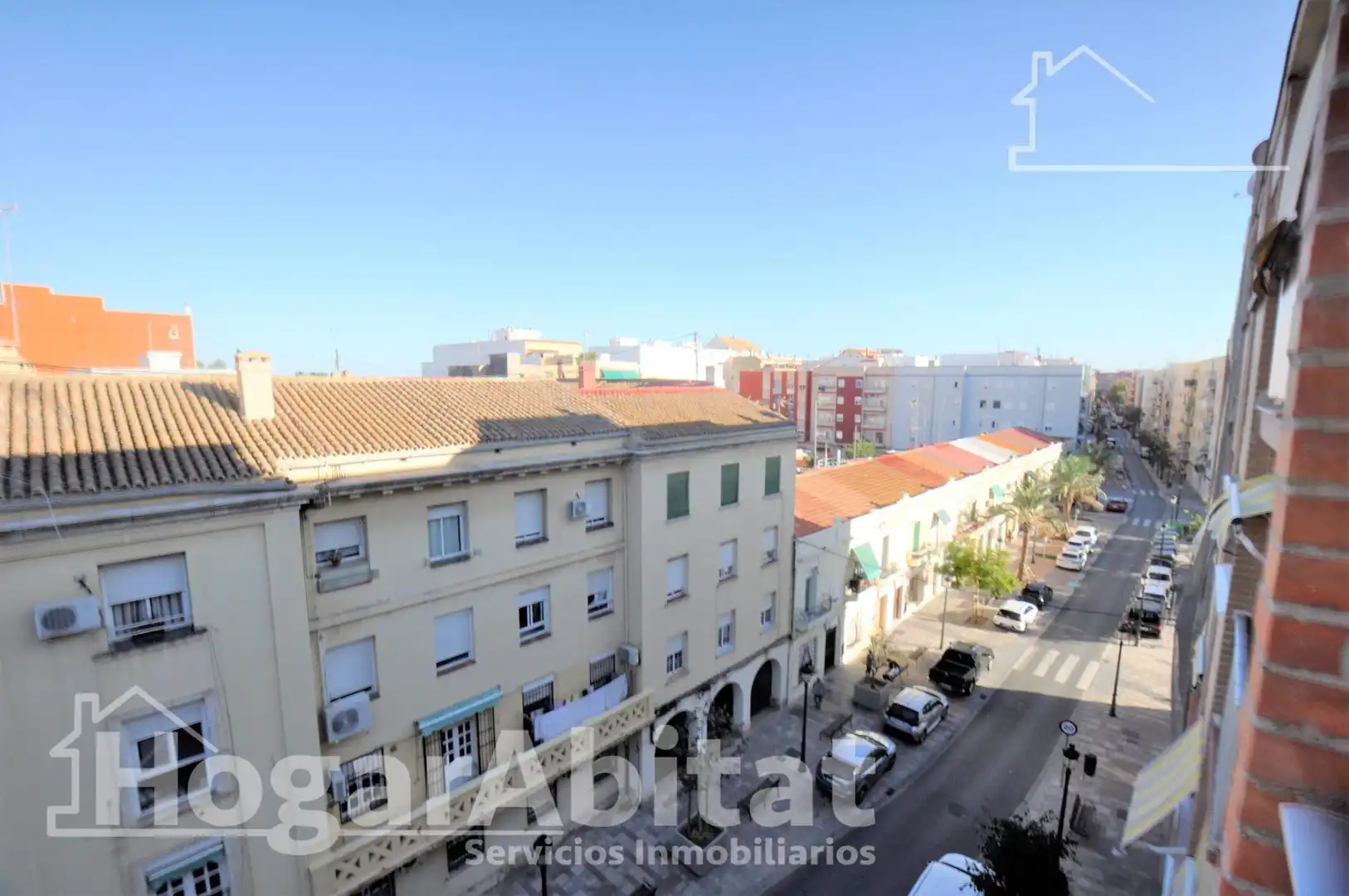 Vista exterior de Pis en venda en Valencia amb Calefacció, Moblat i Balcó