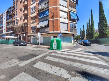 Local comercial de lloguer a Paseo de San Gregorio 73
