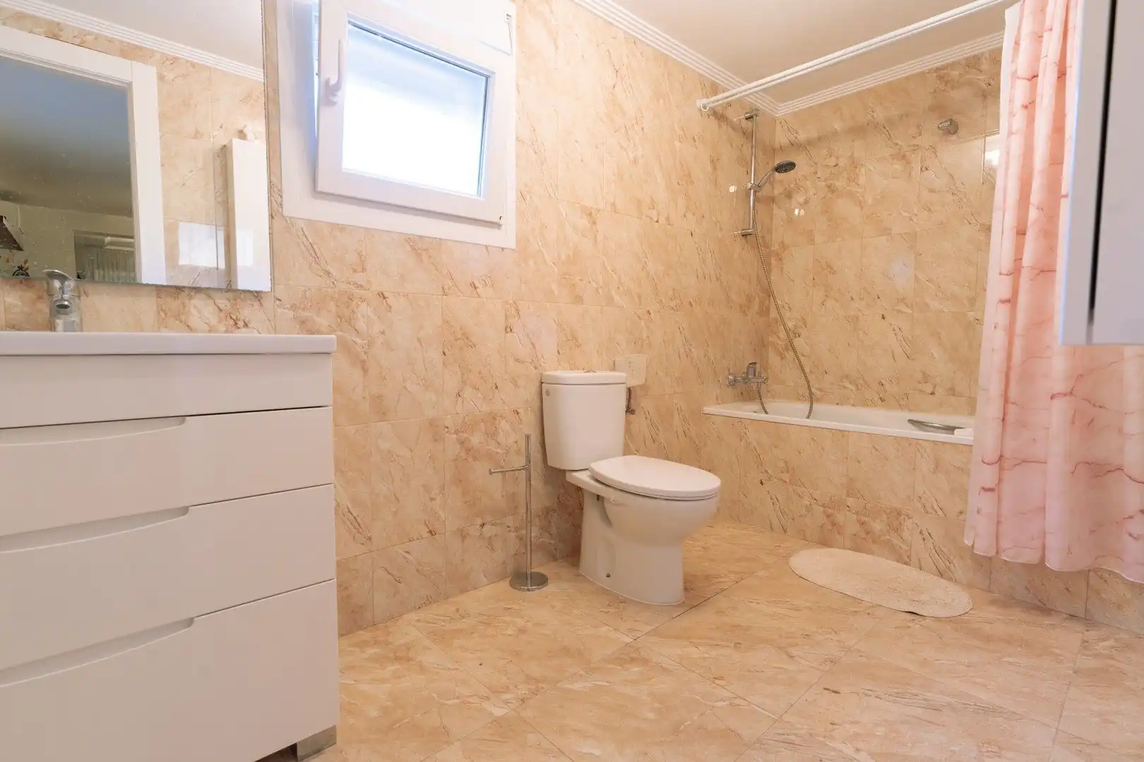 Bany de Casa o xalet en venda en Torrevieja amb Aire condicionat, Calefacció i Jardí privat