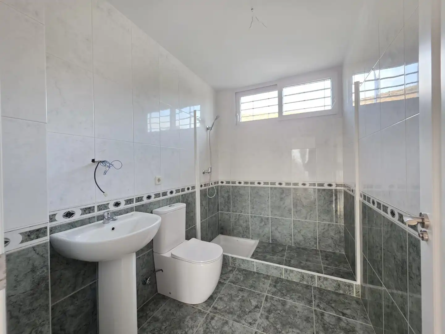 Bany de Casa o xalet en venda en El Ejido amb Traster, Piscina i Alarma