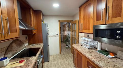 Foto 3 de Pis en venda a C. del Pintor Manuel Serrano Cuesta, Peñamefecit - Avda Barcelona, Jaén