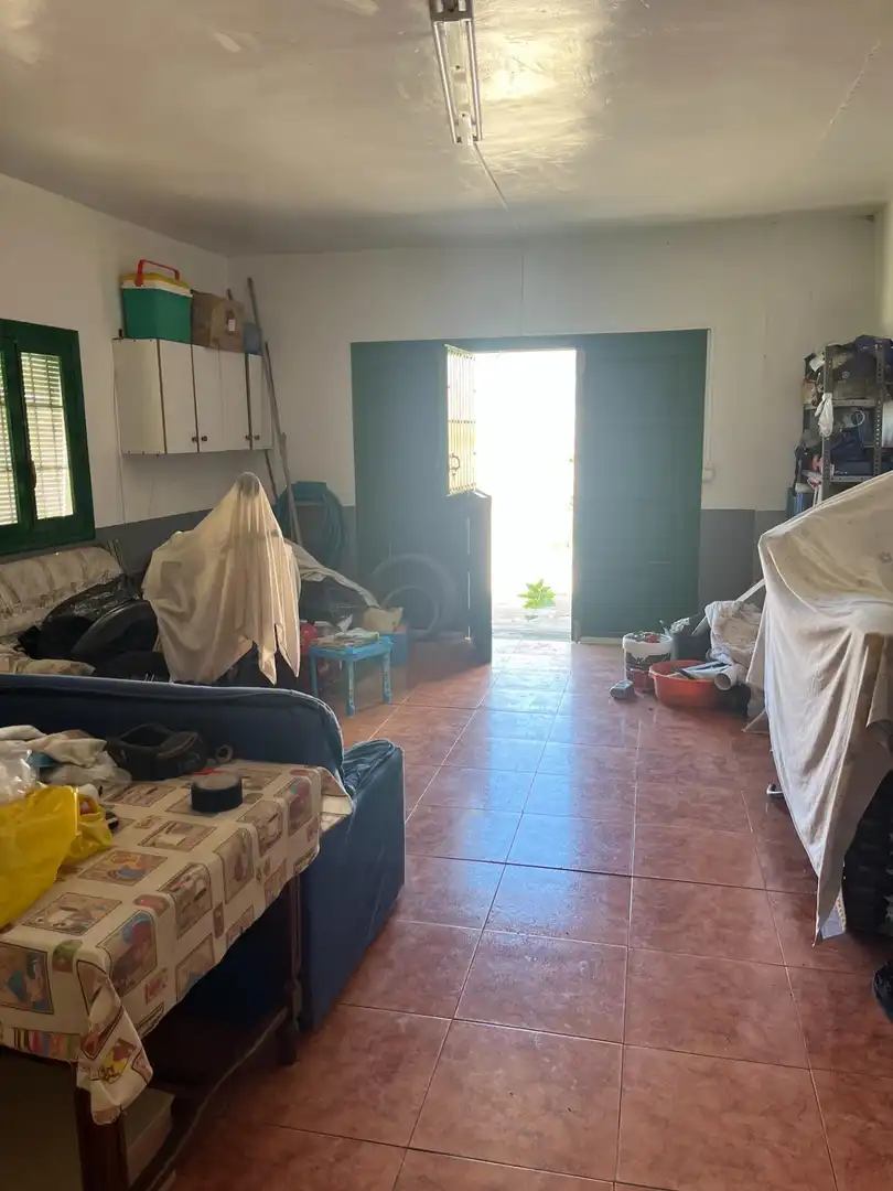 Garage for sale in Adra