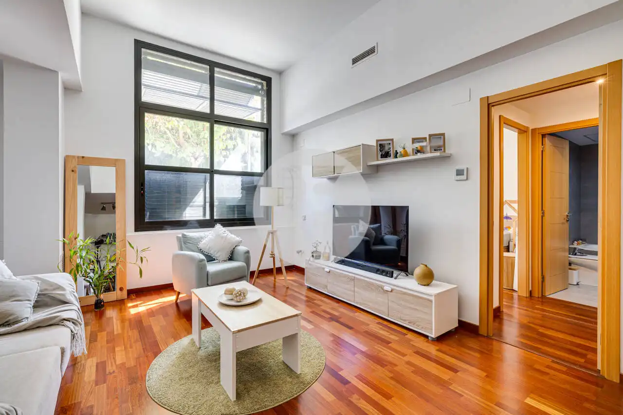 Sala de estar de Planta baja en venta en Barcelona con Aire acondicionado y Trastero