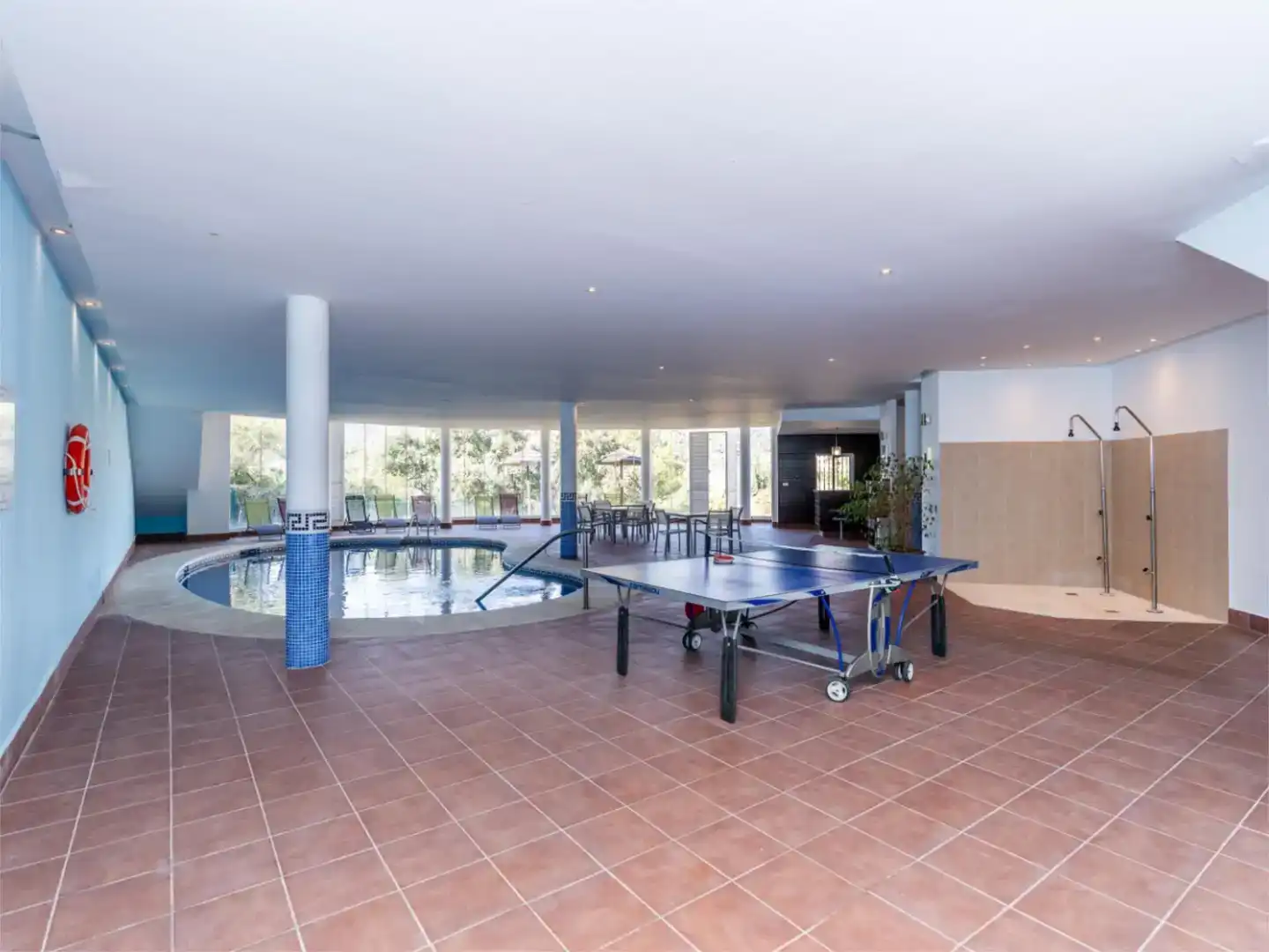 Swimming pool of Flat for sale in Benahavís  with Air Conditioner, Terrace and Swimming Pool