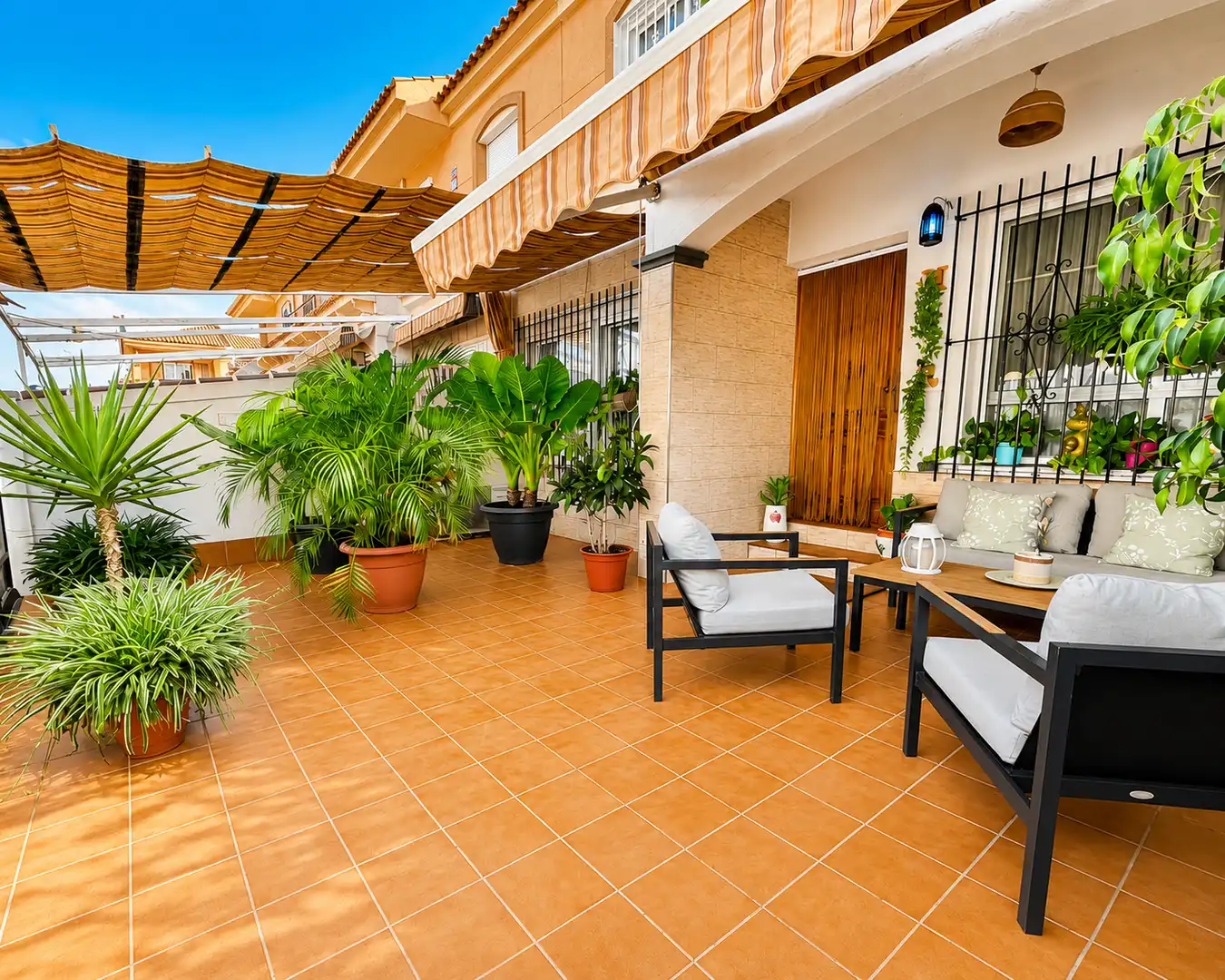 Adosado con terraza en venta en Los Peñascos - El Salero - Los Imbernones