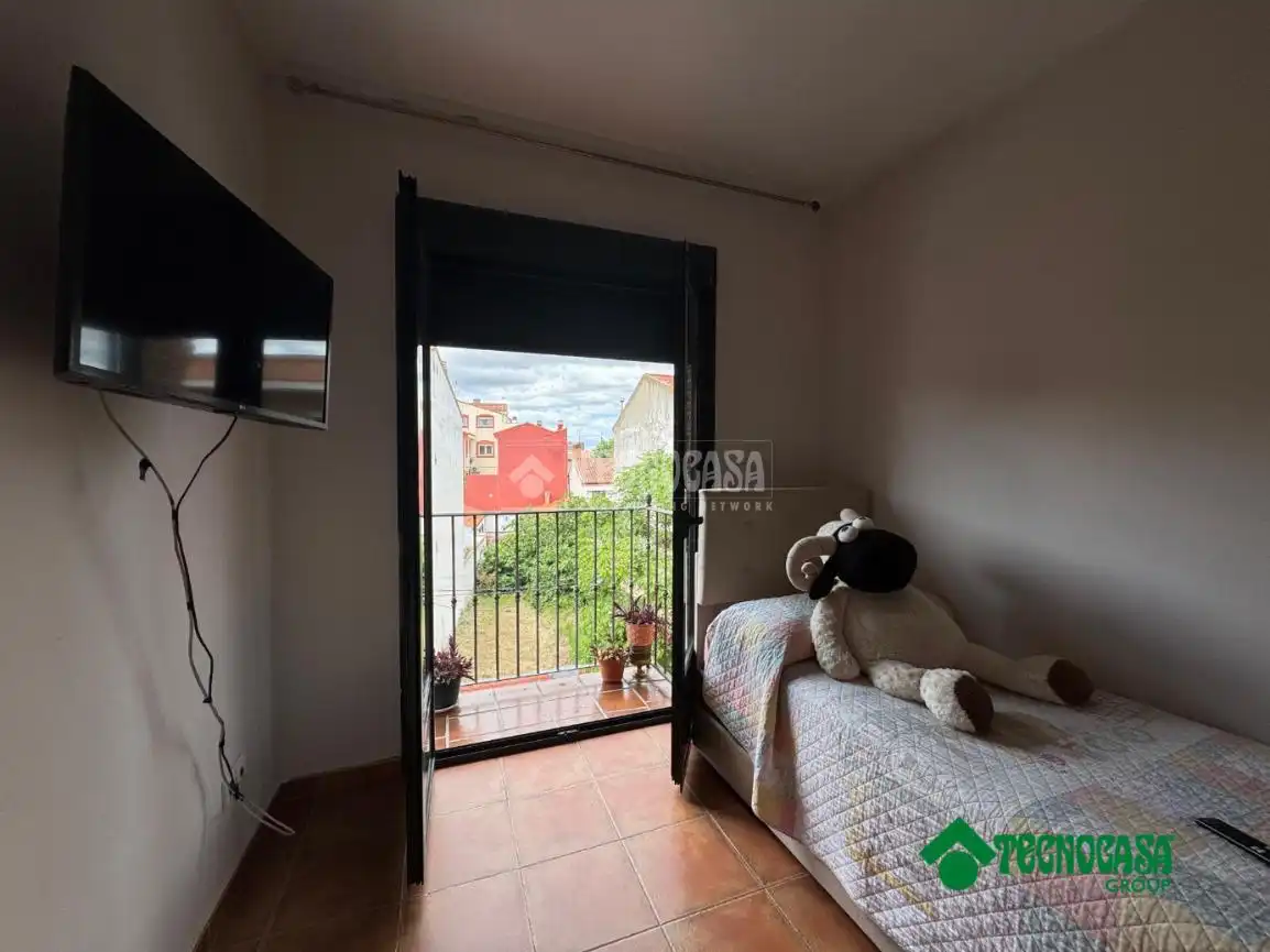 Habitación de Casa adosada en venta en Torrijos con Aire acondicionado, Calefacción y Jardín privado