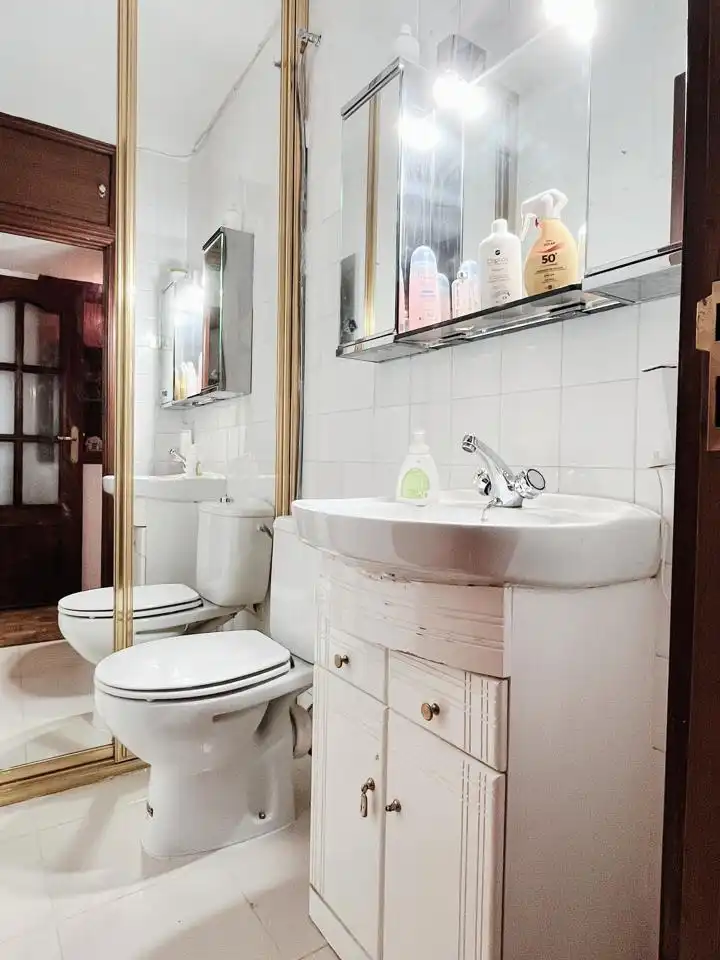 Badezimmer von Wohnung zum Verkauf in Madrid mit Klimaanlage, Heizung und Terrasse